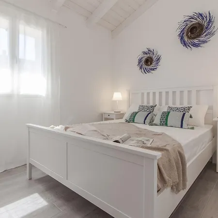 Sardinia Re - Smeralda 9 Apartment *