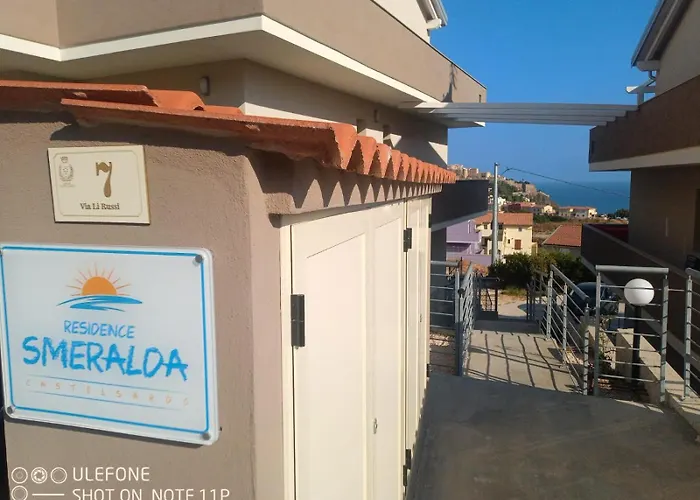 Sardinia Re - Smeralda 32 *