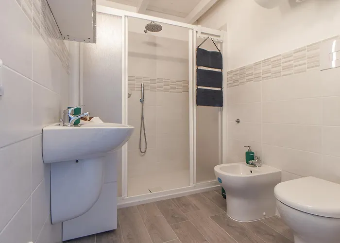 Sardinia Re - Smeralda 32 *