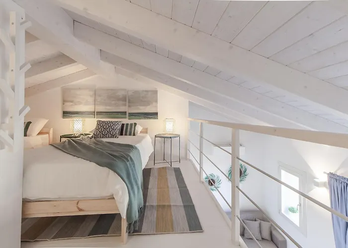 Sardinia Re - Smeralda 32 * Castelsardo